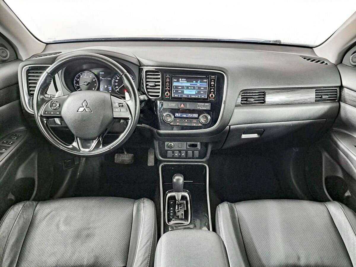 Mitsubishi Outlander б/у, 2017, Вариатор. Фото: #11