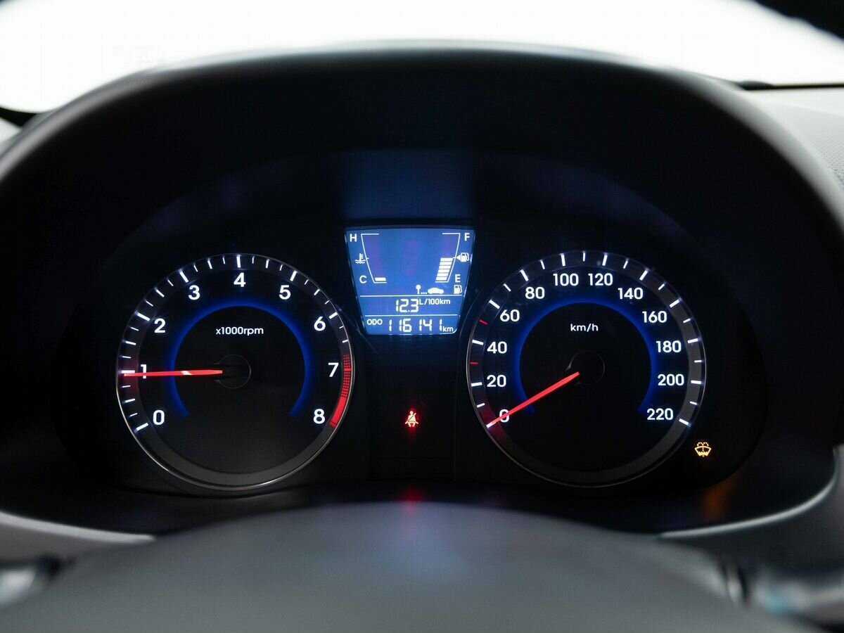 Hyundai Solaris б/у, 2013, Механическая. Фото: #17