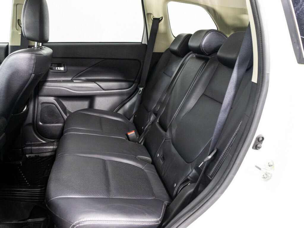 Mitsubishi Outlander б/у, 2018, Вариатор. Фото: #9