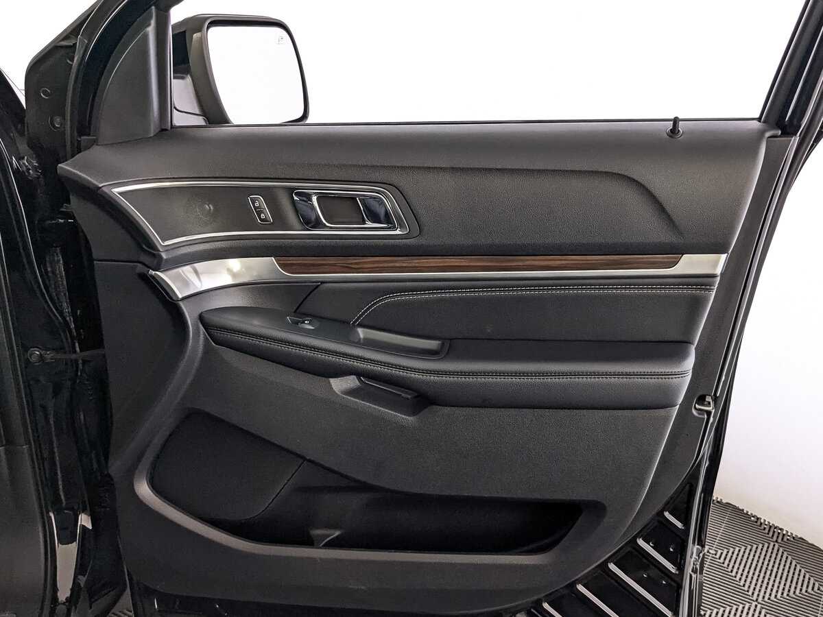 Ford Explorer б/у, 2018, Автоматическая. Фото: #23