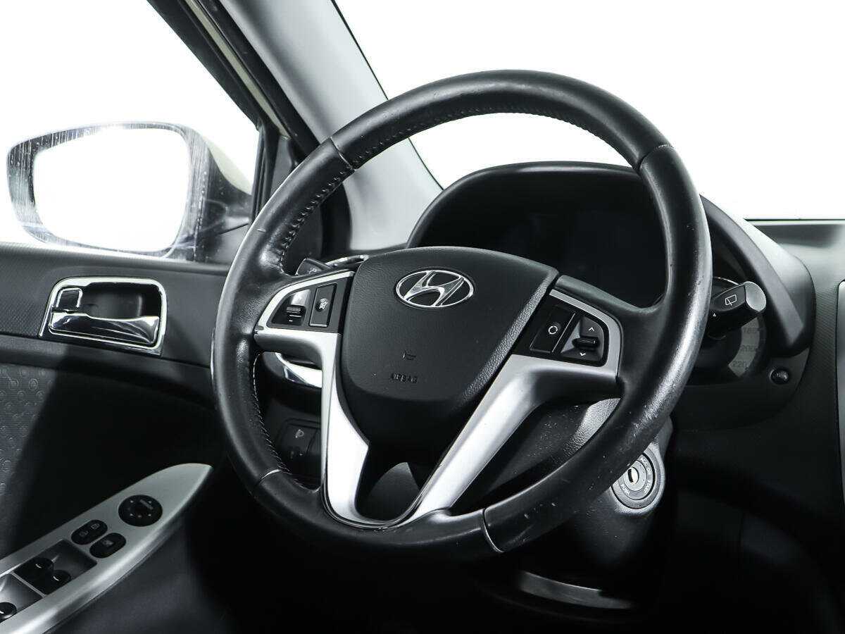 Hyundai Solaris б/у, 2012, Автоматическая. Фото: #13