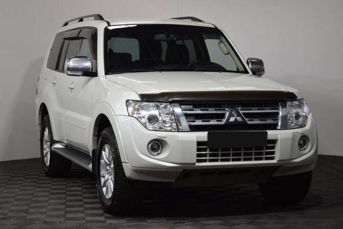 Mitsubishi Pajero б/у, 2014, Автоматическая. Фото: #2