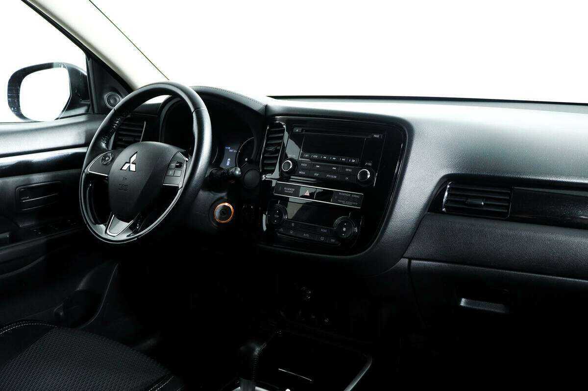 Mitsubishi Outlander б/у, 2018, Вариатор. Фото: #8