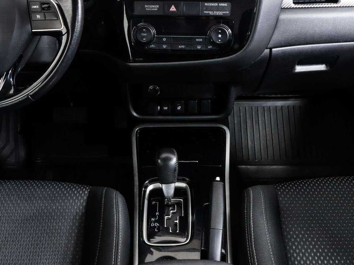 Mitsubishi Outlander б/у, 2018, Вариатор. Фото: #10
