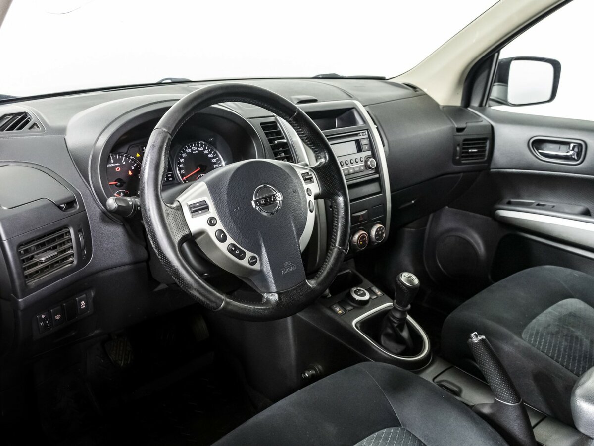Nissan X-Trail б/у, 2014, Механическая. Фото: #8