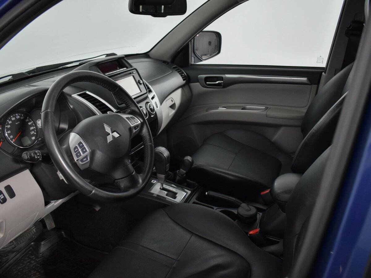 Mitsubishi Pajero Sport б/у, 2015, Автоматическая. Фото: #7