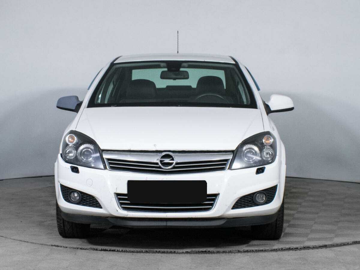 Opel Astra б/у, 2014, Механическая. Фото: #1