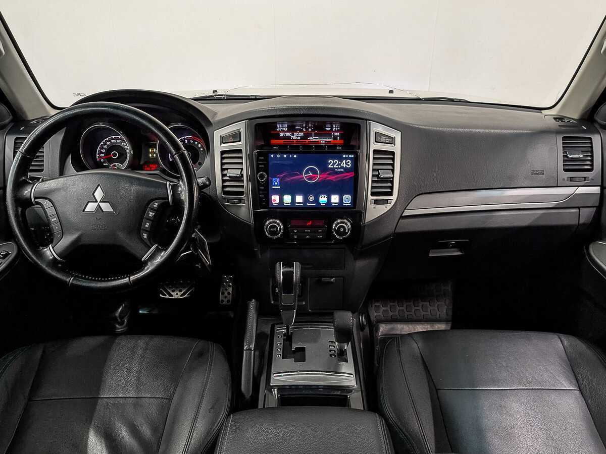 Mitsubishi Pajero б/у, 2015, Автоматическая. Фото: #13