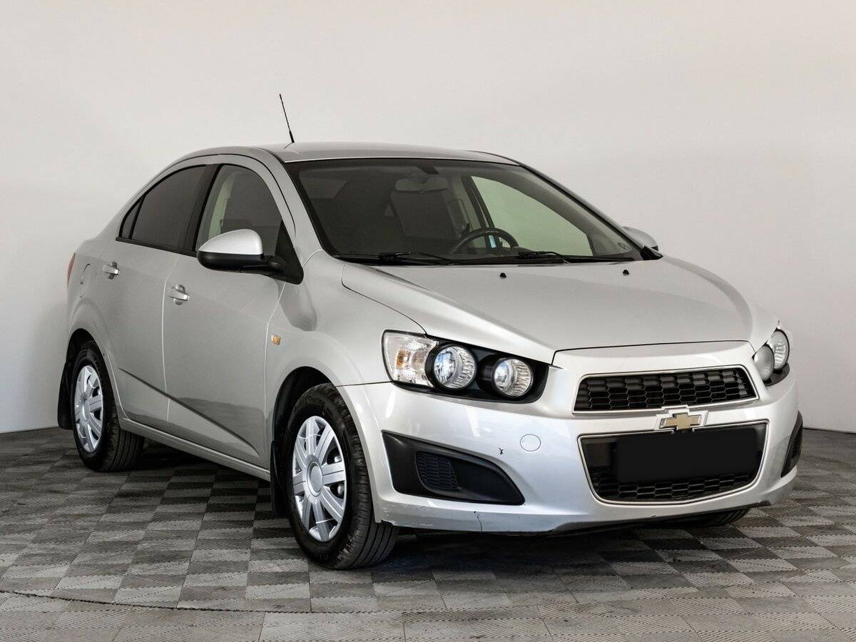 Chevrolet Aveo б/у, 2015, Автоматическая. Фото: #2