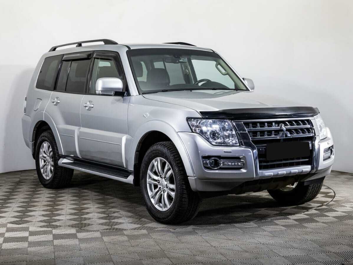 Mitsubishi Pajero б/у, 2017, Автоматическая. Фото: #2