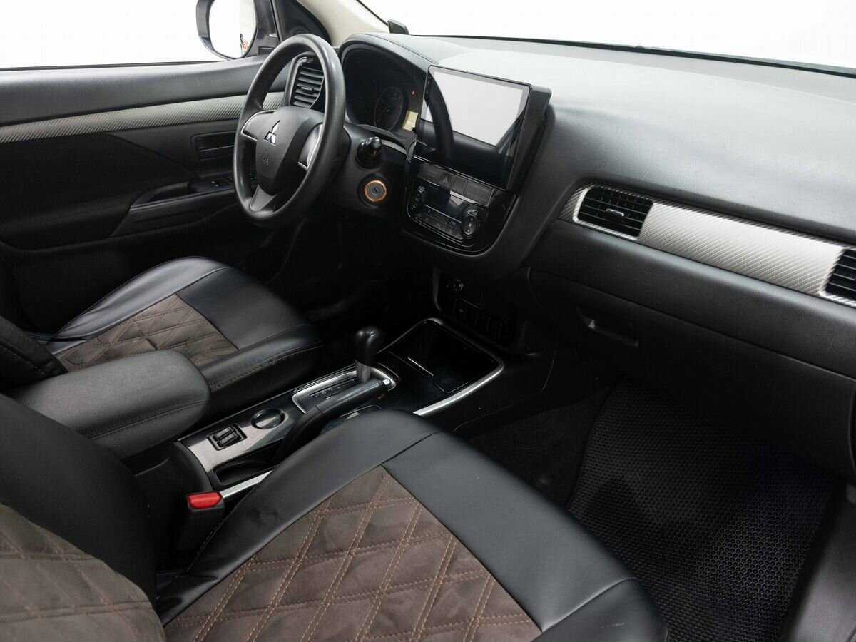 Mitsubishi Outlander б/у, 2018, Вариатор. Фото: #12