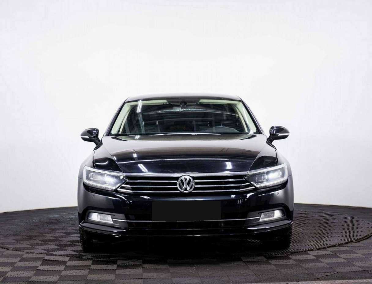 Volkswagen Passat б/у, 2019, Роботизированная. Фото: #1