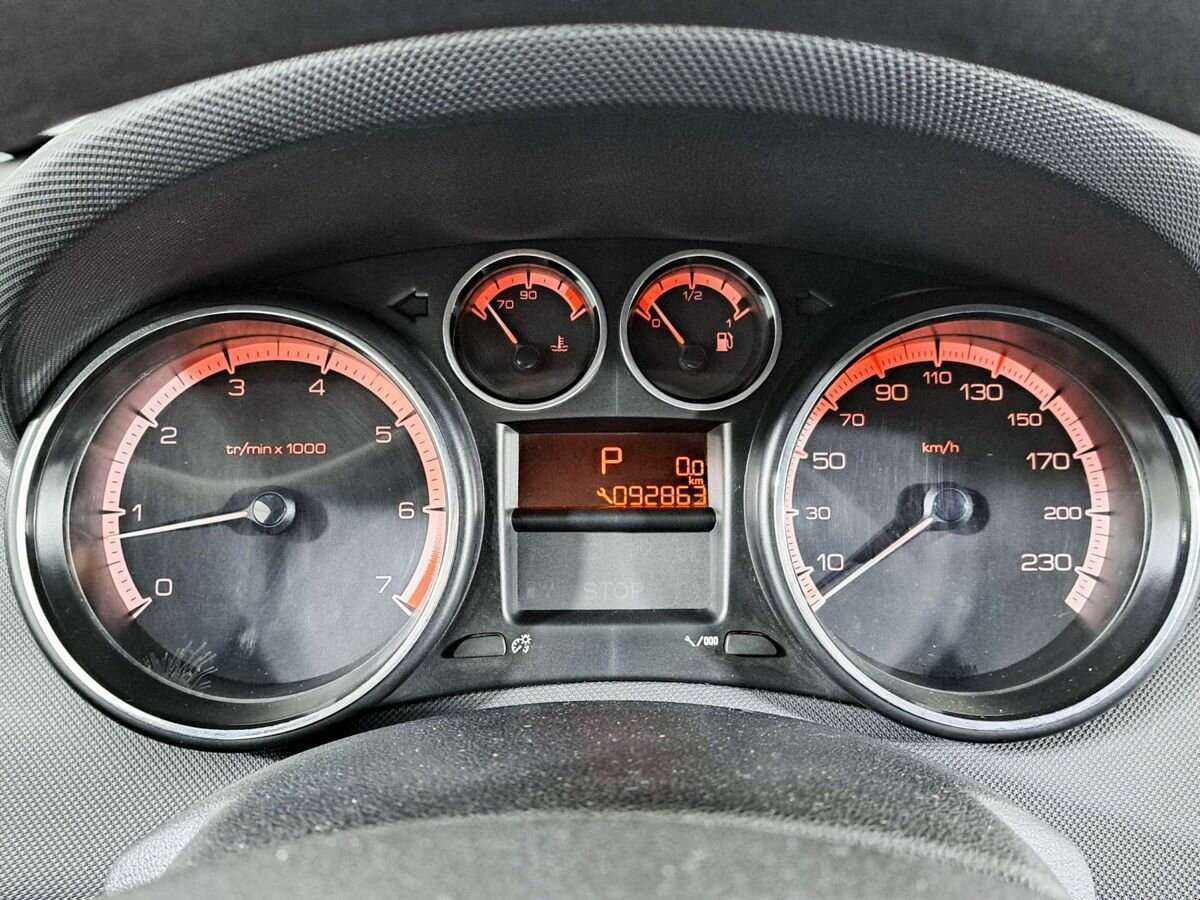 Peugeot 408 б/у, 2013, Автоматическая. Фото: #8