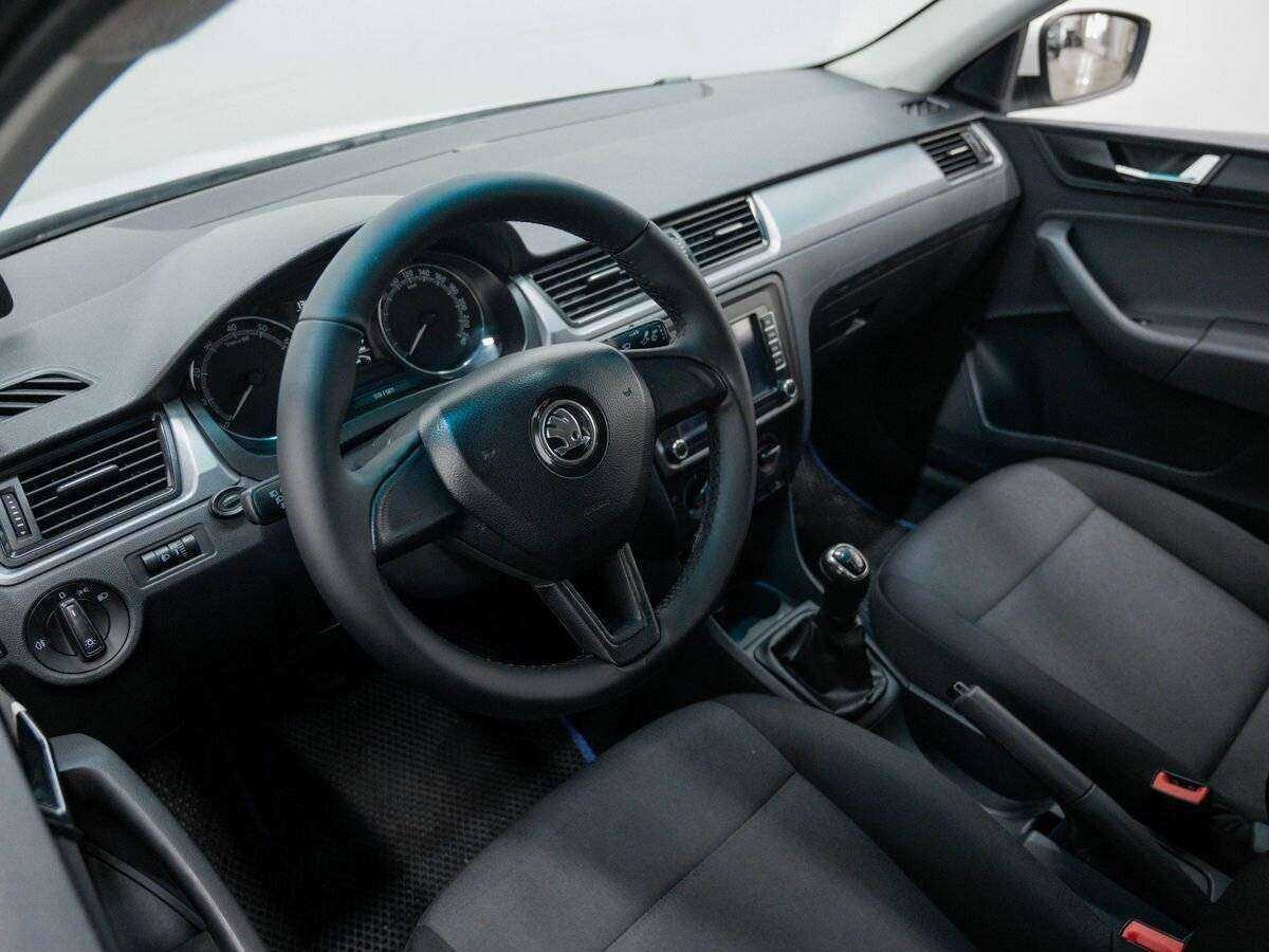 Skoda Rapid б/у, 2017, Механическая. Фото: #16