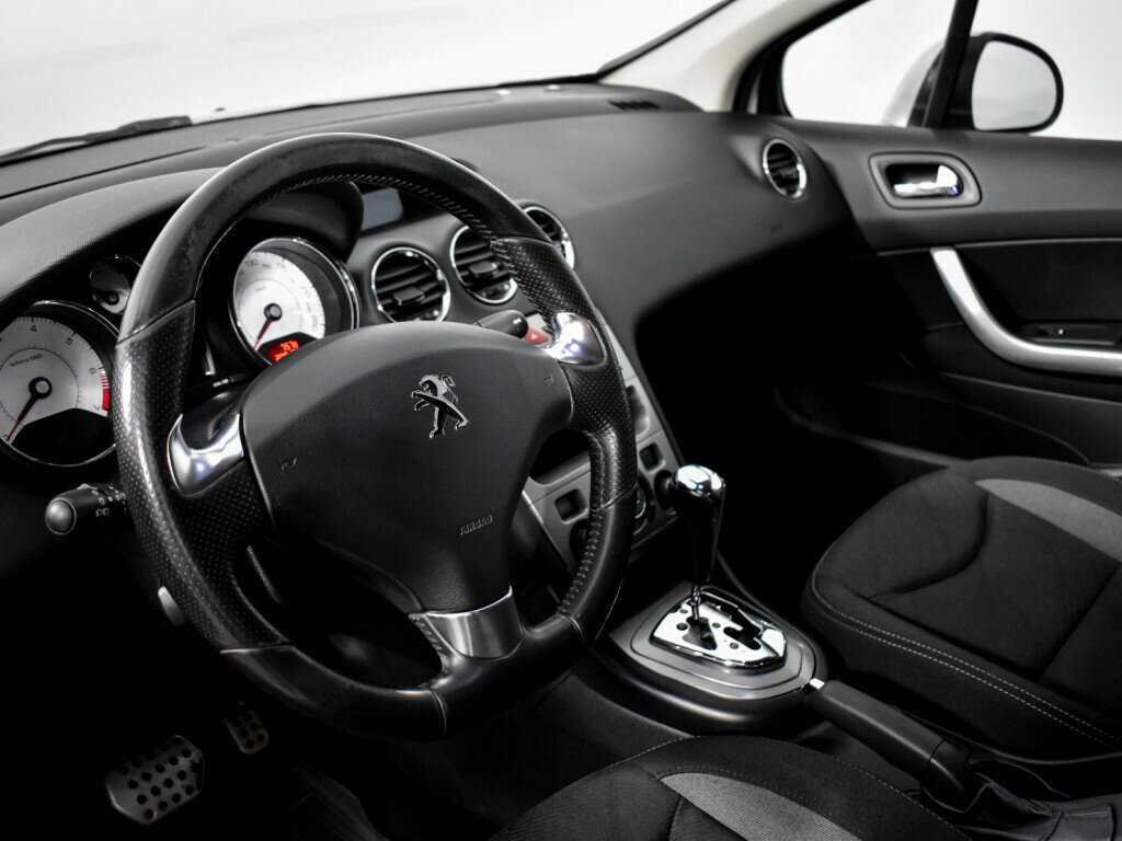 Peugeot 408 б/у, 2016, Автоматическая. Фото: #8