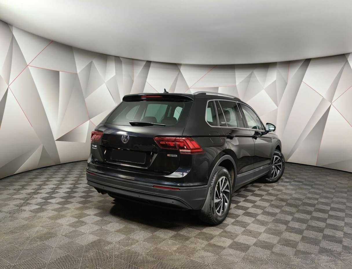 Volkswagen Tiguan б/у, 2018, Роботизированная. Фото: #1