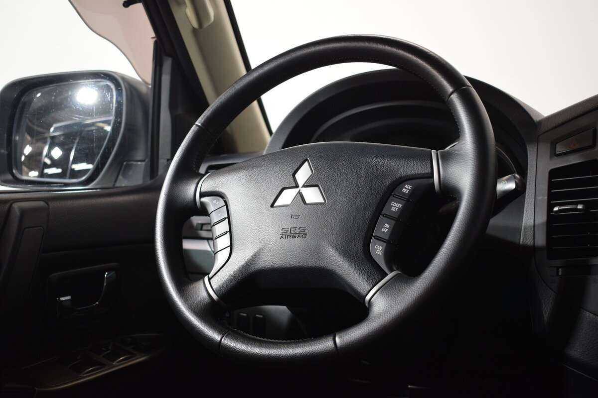 Mitsubishi Pajero б/у, 2014, Автоматическая. Фото: #14