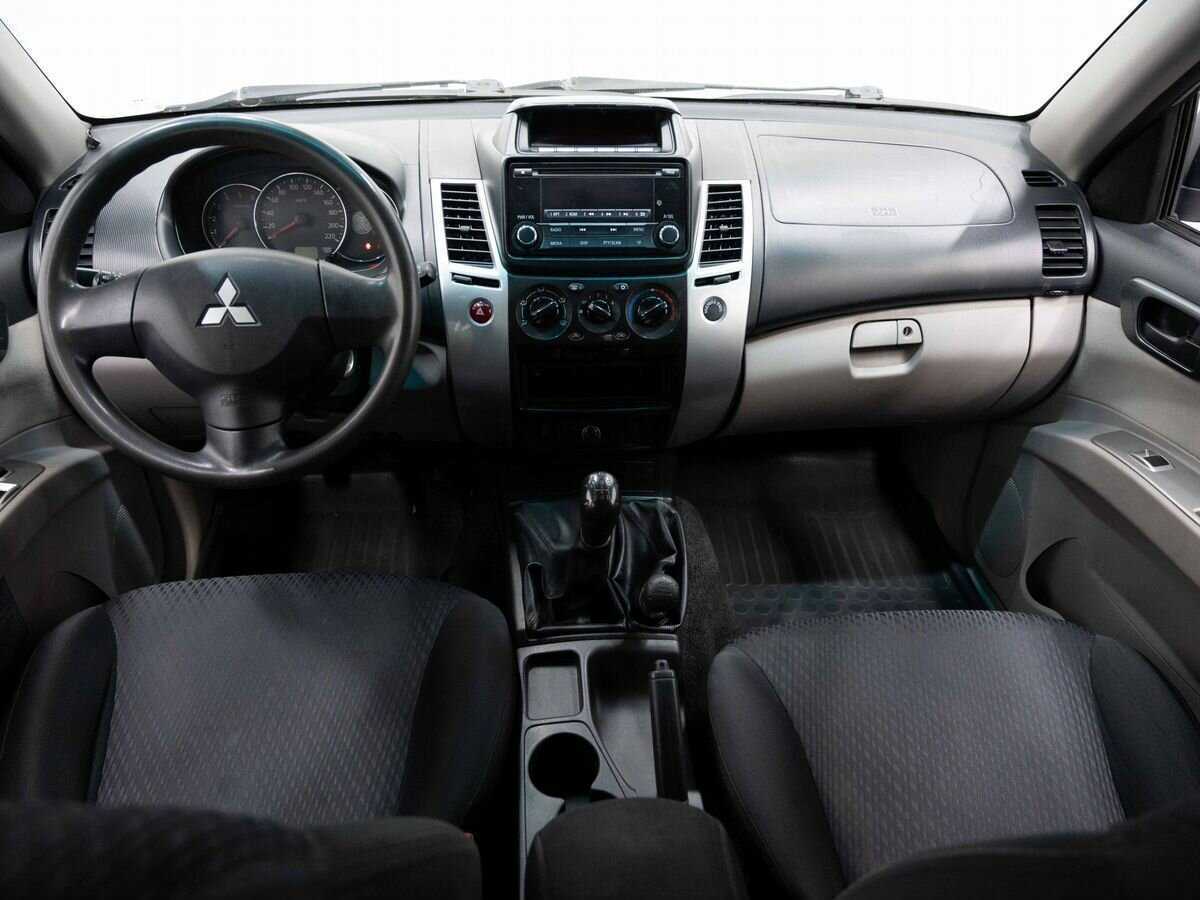 Mitsubishi Pajero Sport б/у, 2014, Механическая. Фото: #12