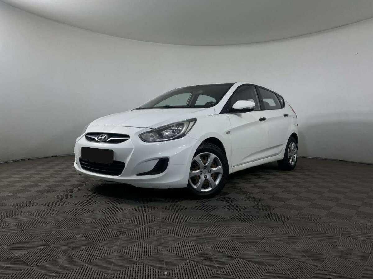 Hyundai Solaris б/у, 2012, Механическая. Посмотреть фото