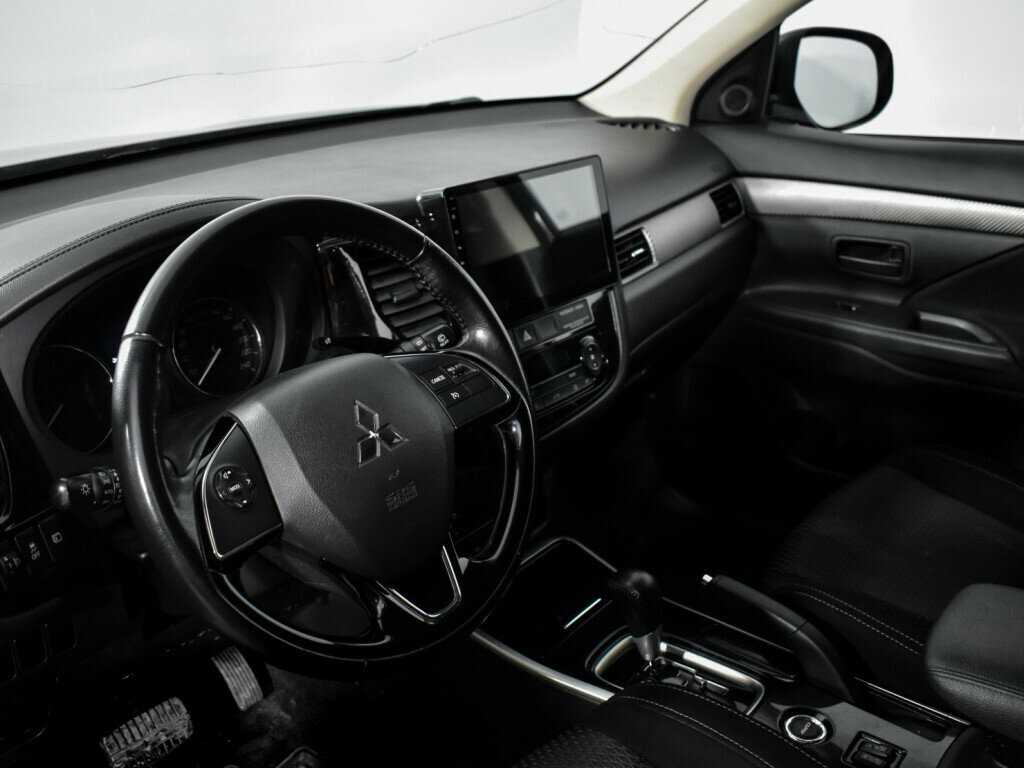 Mitsubishi Outlander б/у, 2017, Вариатор. Фото: #8