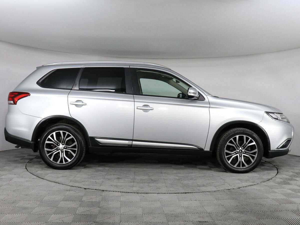 Mitsubishi Outlander б/у, 2017, Вариатор. Фото: #3