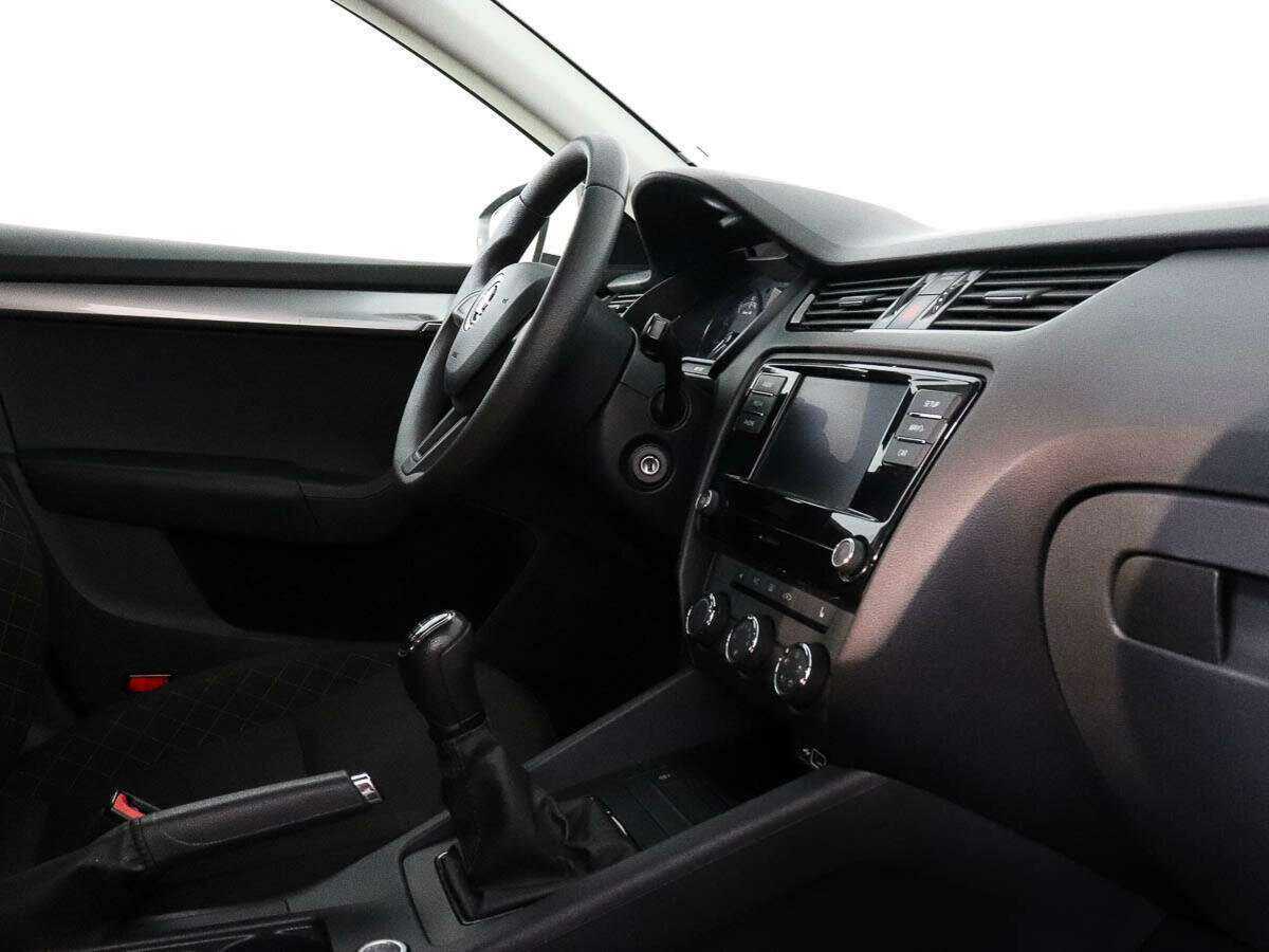 Skoda Octavia б/у, 2018, Механическая. Фото: #5