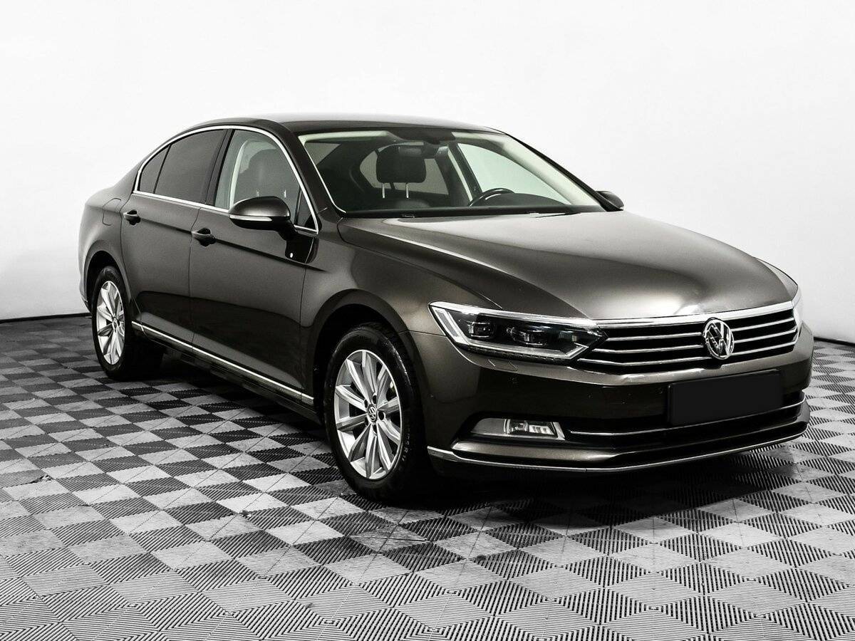 Volkswagen Passat б/у, 2017, Роботизированная. Фото: #2