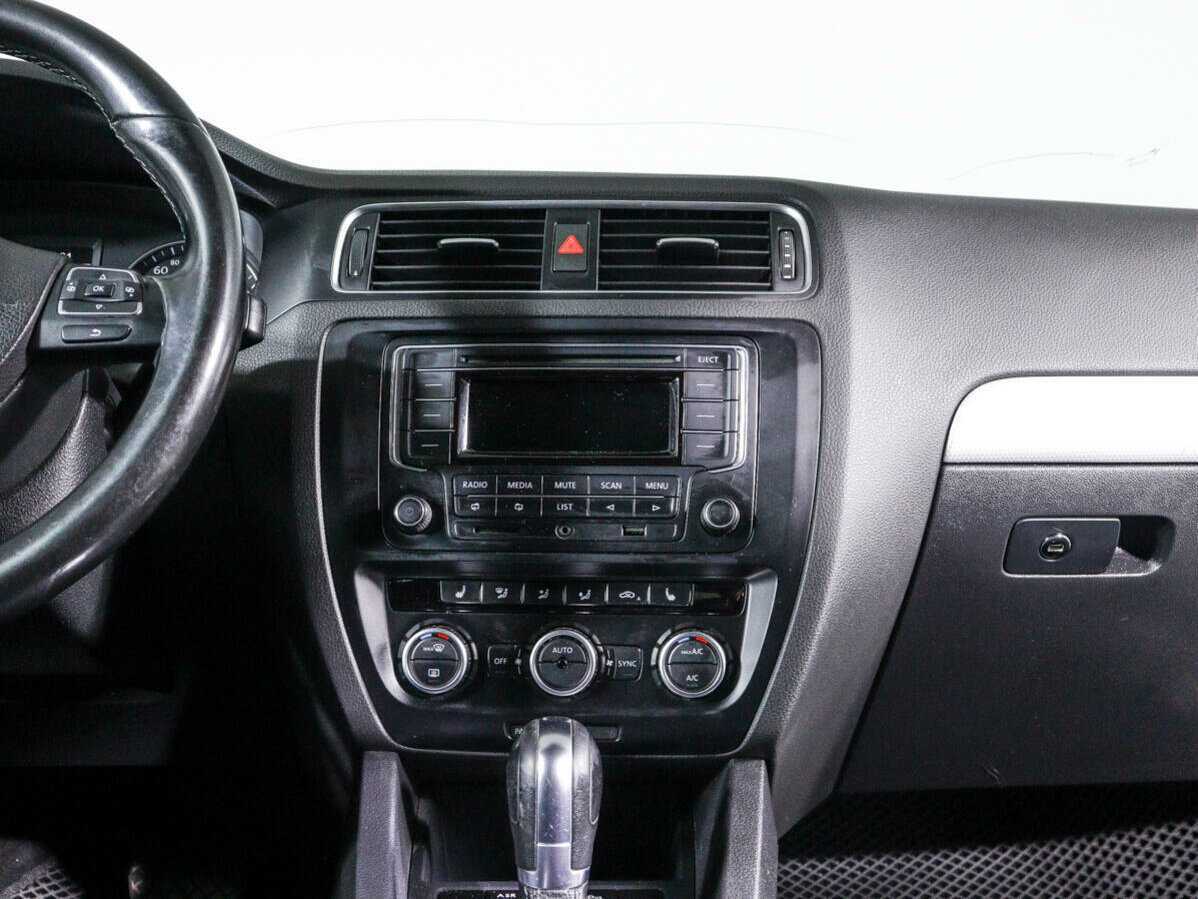 Volkswagen Jetta б/у, 2013, Автоматическая. Фото: #10