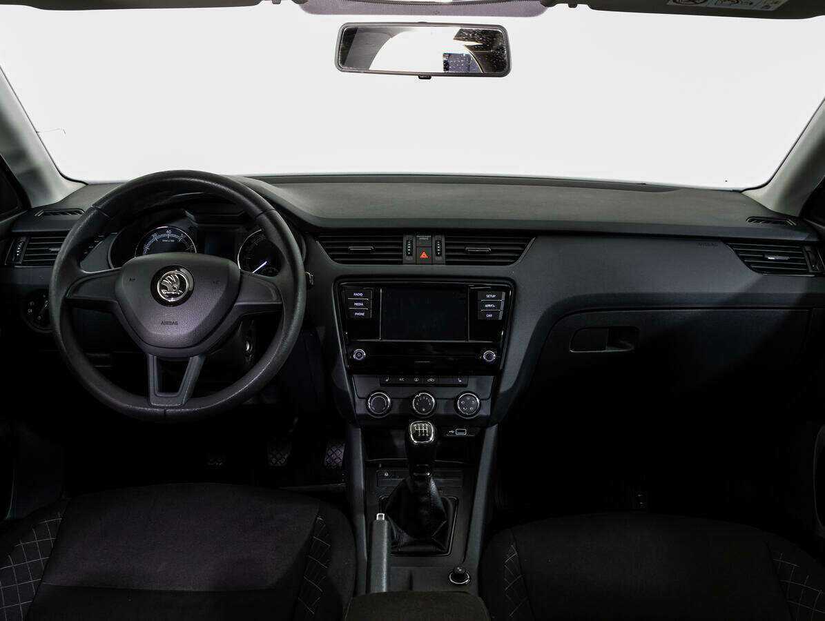 Skoda Octavia б/у, 2019, Механическая. Фото: #12