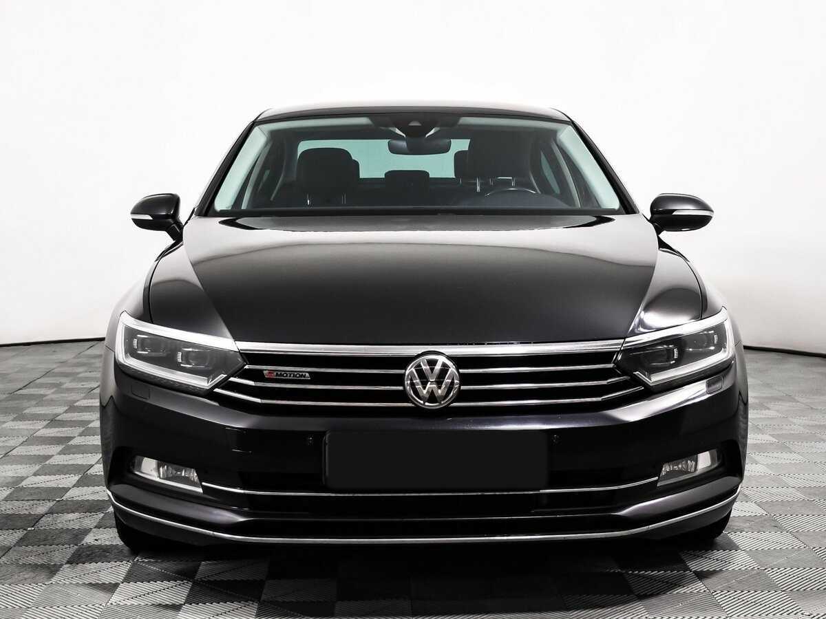Volkswagen Passat б/у, 2018, Роботизированная. Фото: #1