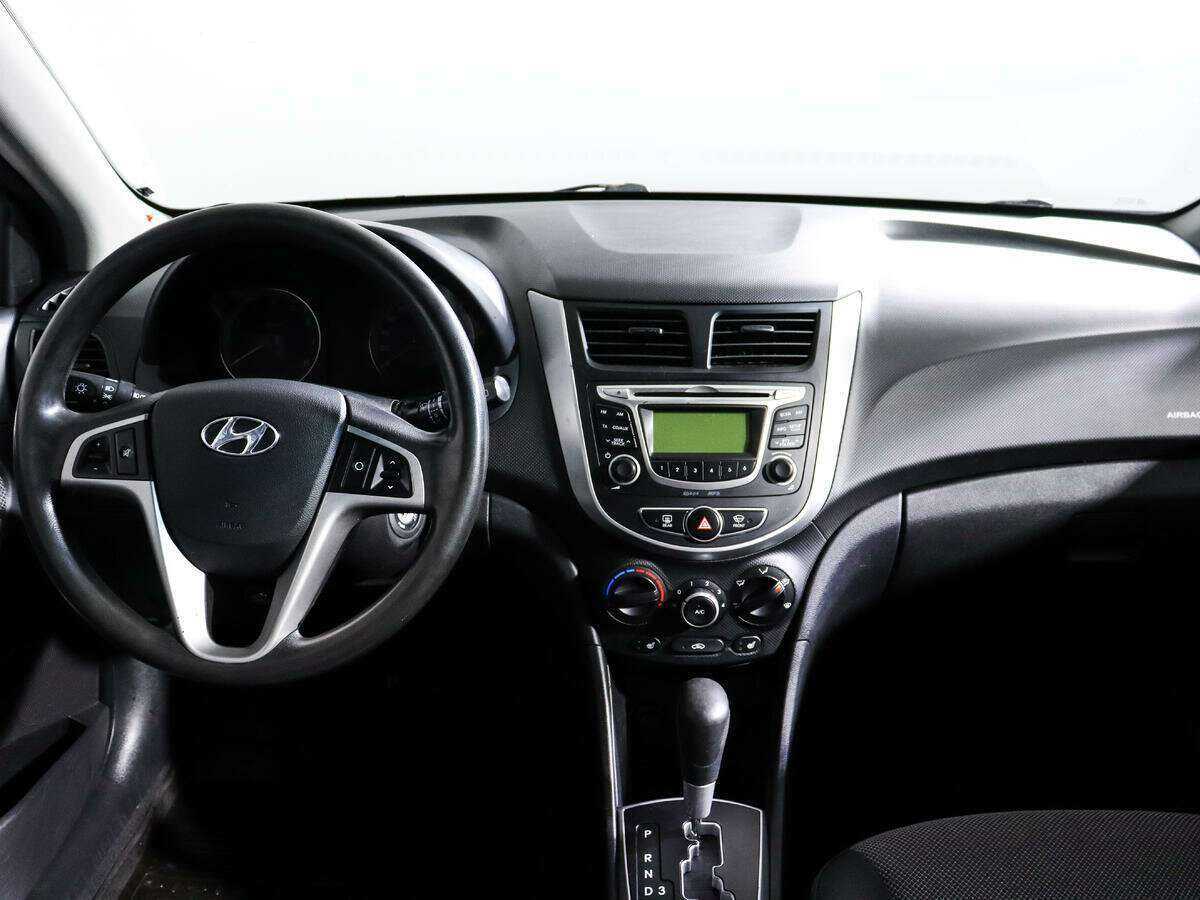 Hyundai Solaris б/у, 2013, Автоматическая. Фото: #9