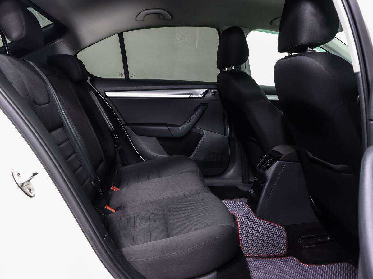Skoda Octavia б/у, 2015, Механическая. Фото: #10