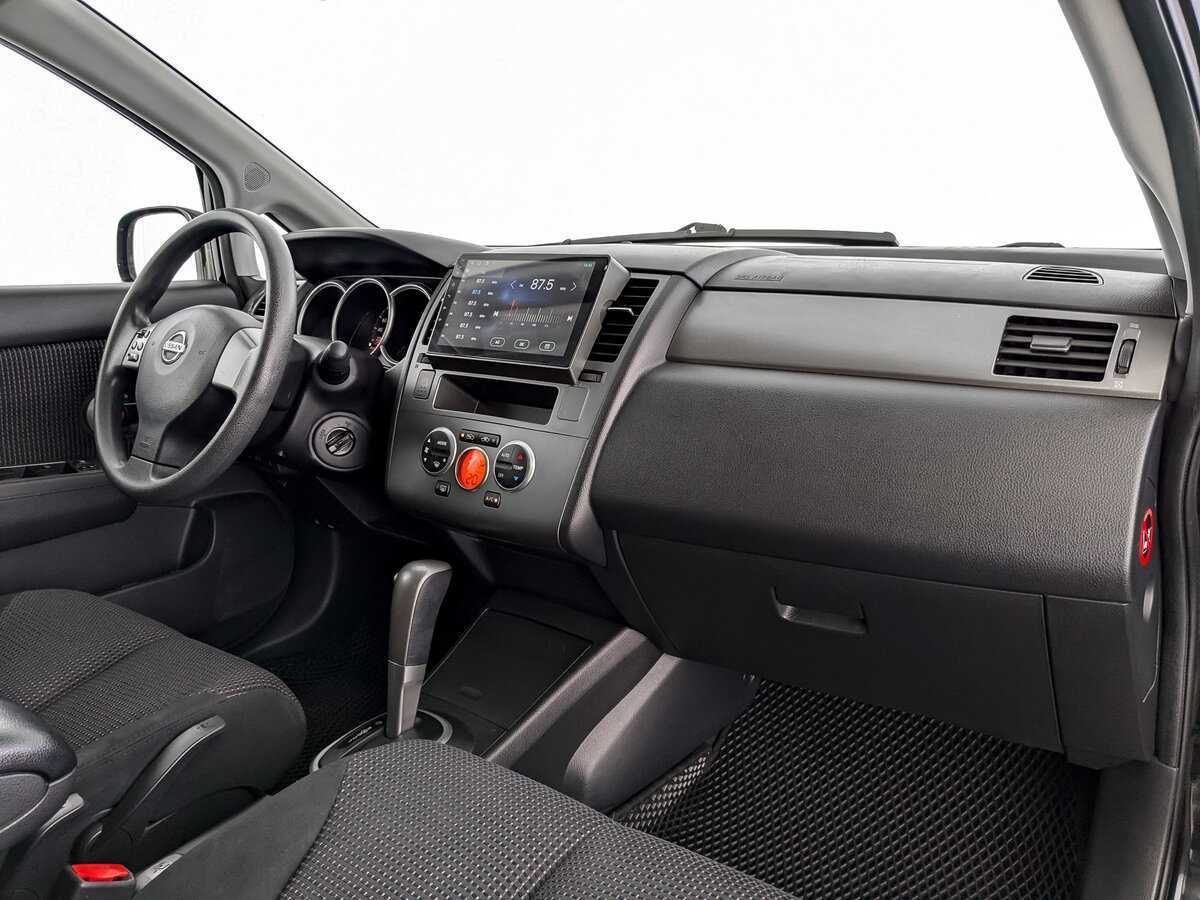 Nissan Tiida б/у, 2013, Автоматическая. Фото: #8