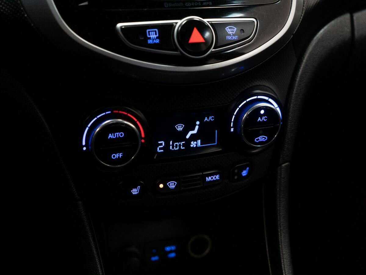 Hyundai Solaris б/у, 2015, Механическая. Фото: #12
