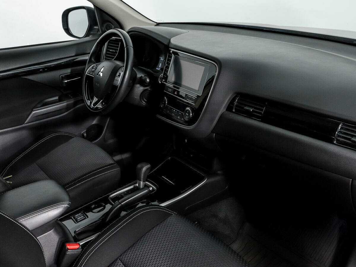 Mitsubishi Outlander б/у, 2019, Вариатор. Фото: #9