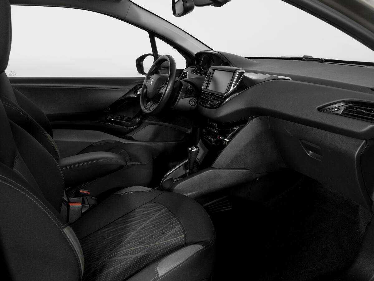 Peugeot 208 б/у, 2013, Автоматическая. Фото: #8