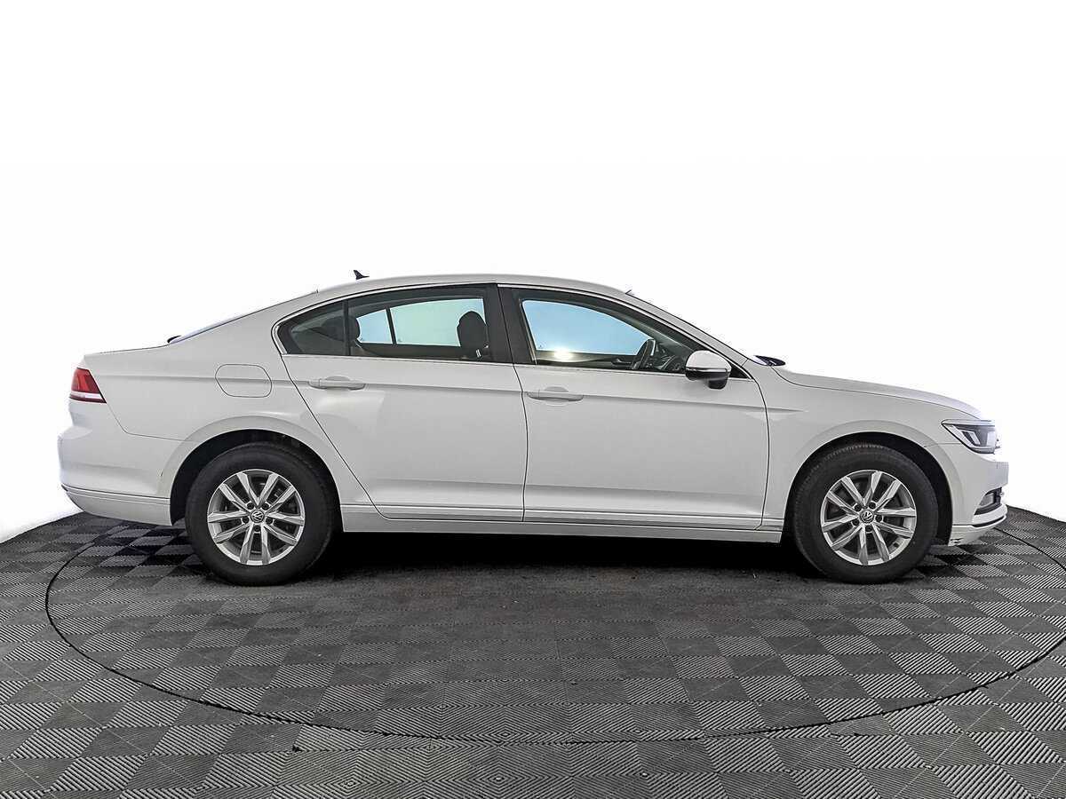 Volkswagen Passat б/у, 2019, Роботизированная. Фото: #3