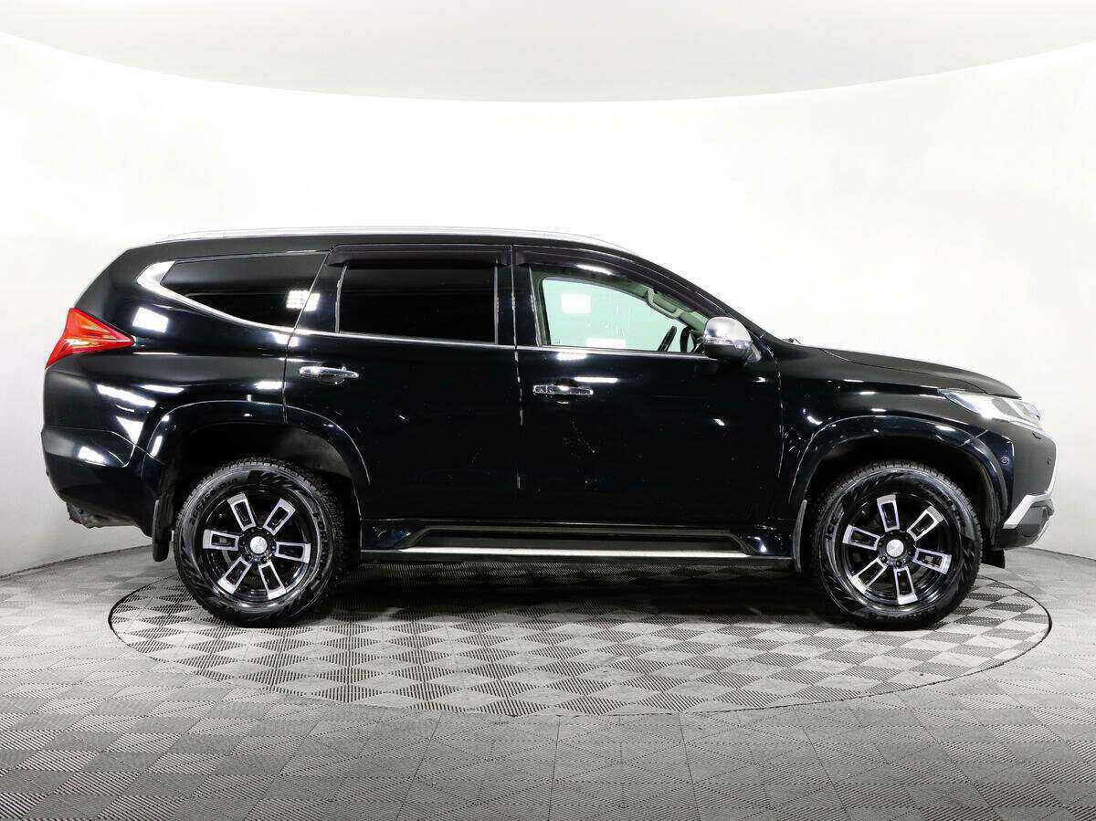 Mitsubishi Pajero Sport б/у, 2017, Автоматическая. Фото: #3