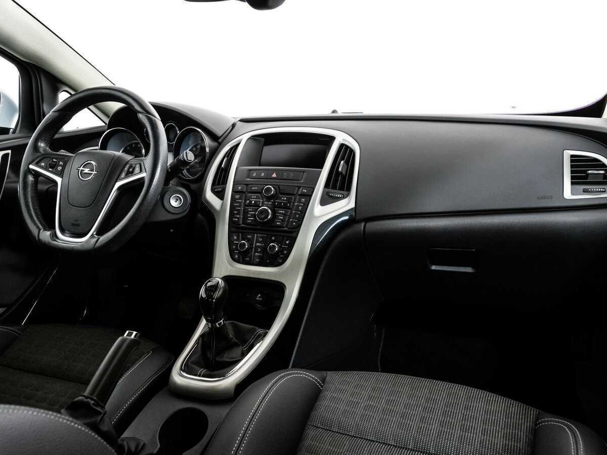 Opel Astra б/у, 2012, Механическая. Фото: #6