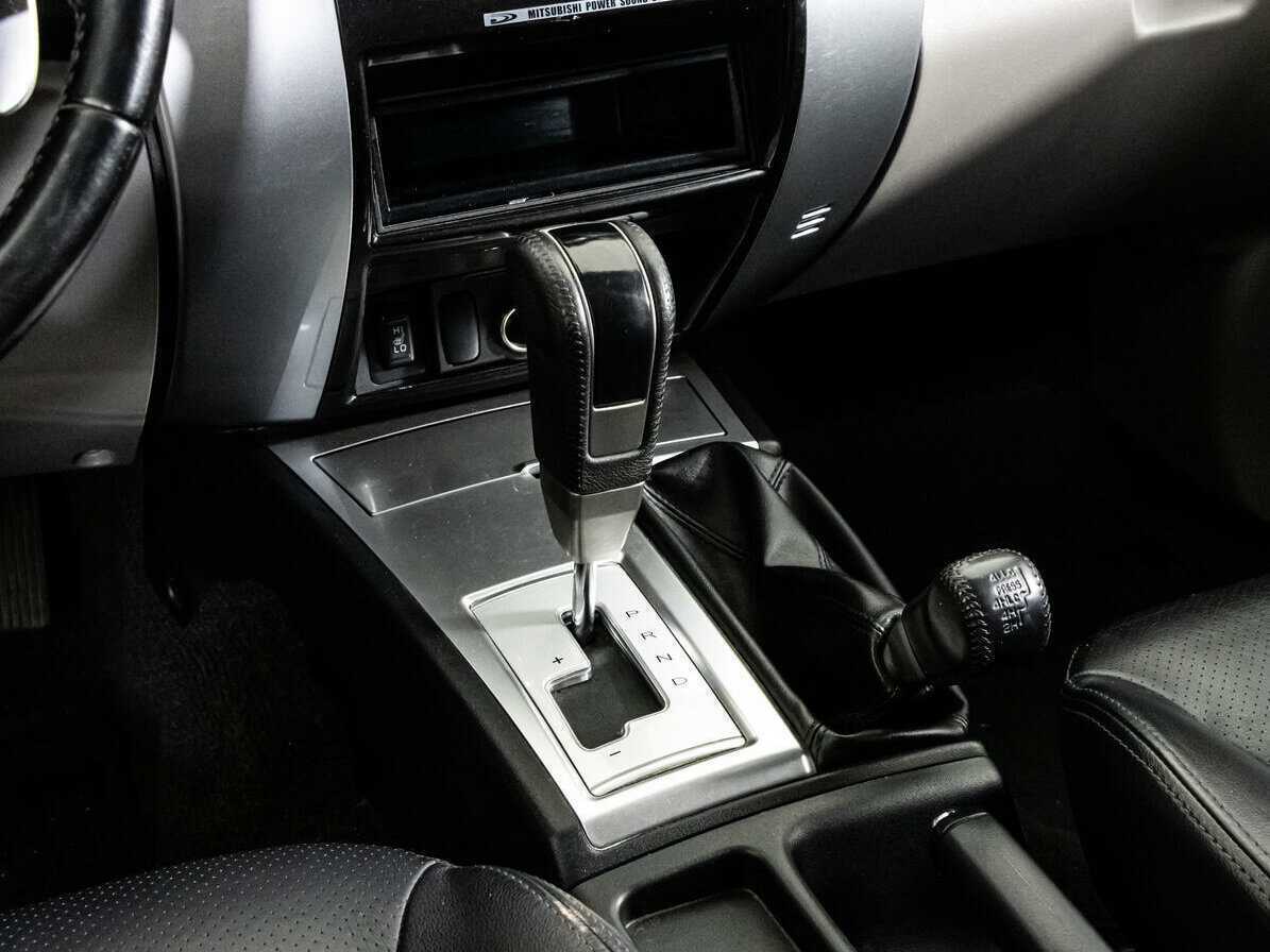 Mitsubishi Pajero Sport б/у, 2013, Автоматическая. Фото: #12