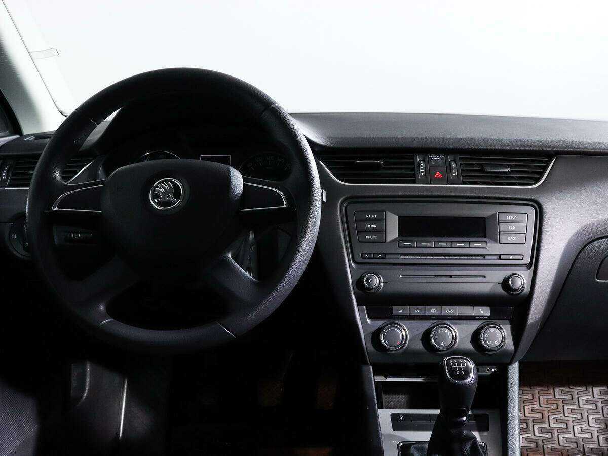 Skoda Octavia б/у, 2013, Механическая. Фото: #8