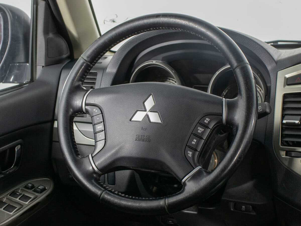 Mitsubishi Pajero б/у, 2017, Автоматическая. Фото: #17