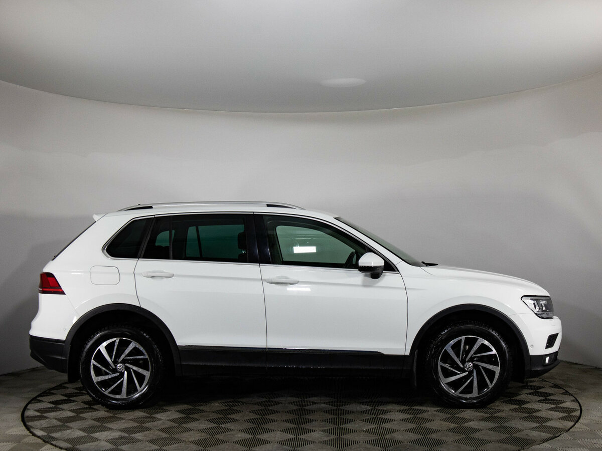 Volkswagen Tiguan б/у, 2018, Роботизированная. Фото: #3