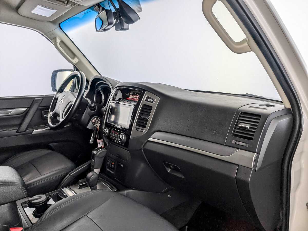 Mitsubishi Pajero б/у, 2019, Автоматическая. Фото: #10