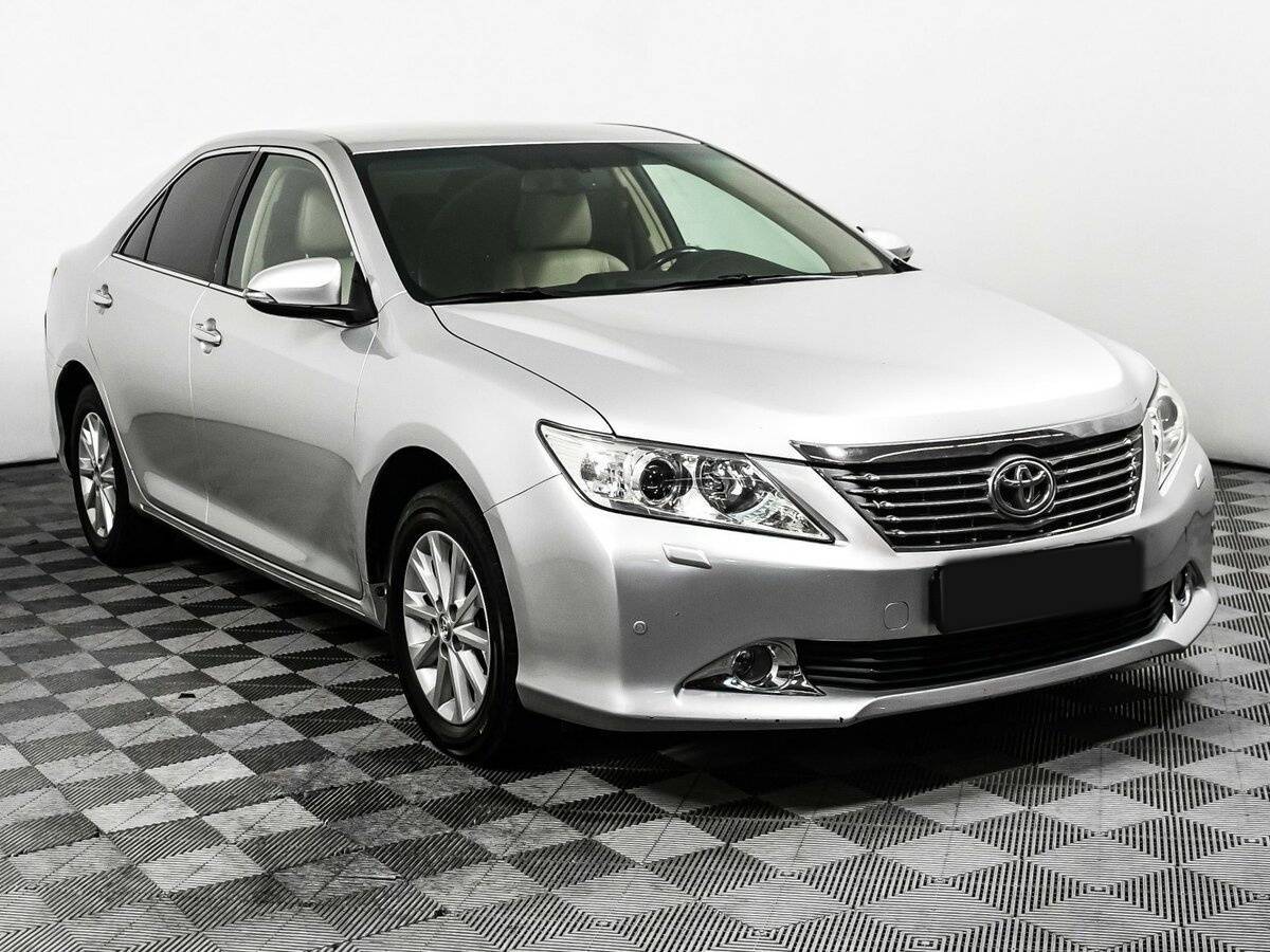 Toyota Camry б/у, 2012, Автоматическая. Фото: #2