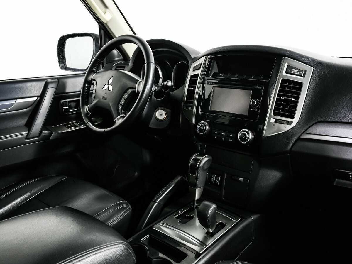 Mitsubishi Pajero б/у, 2015, Автоматическая. Фото: #8