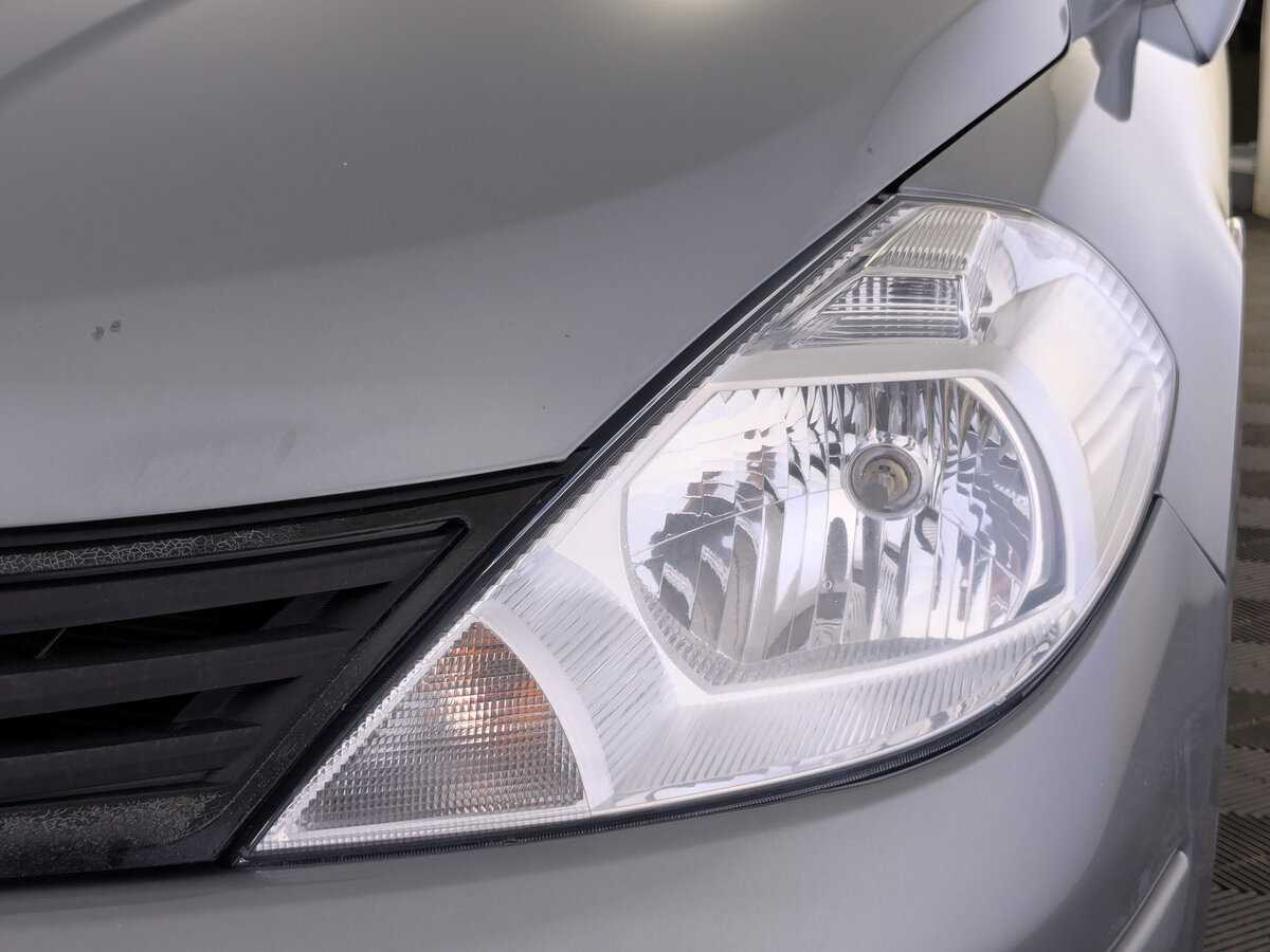 Nissan Tiida б/у, 2013, Автоматическая. Фото: #10