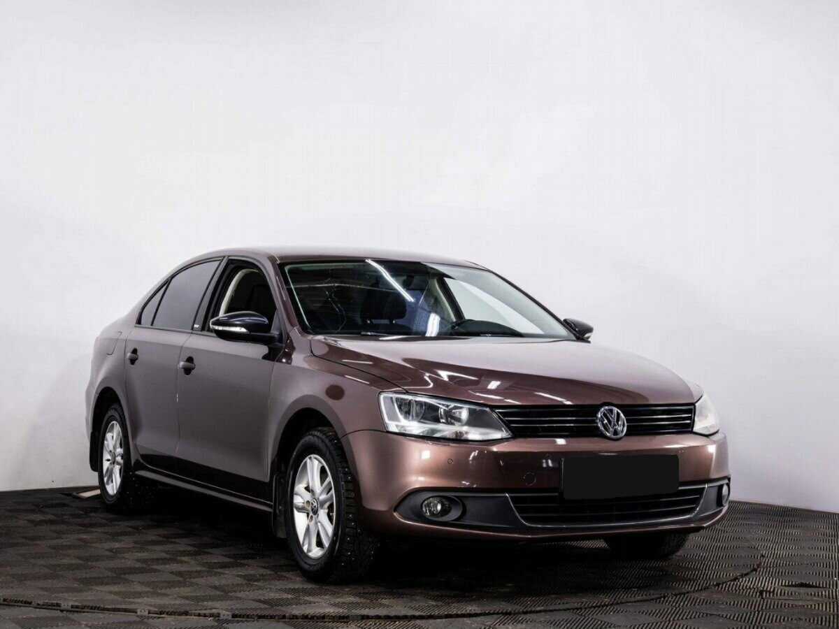 Volkswagen Jetta б/у, 2014, Механическая. Фото: #2