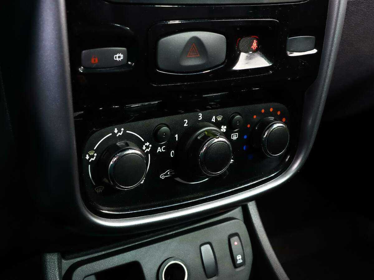 Renault Duster б/у, 2013, Автоматическая. Фото: #13