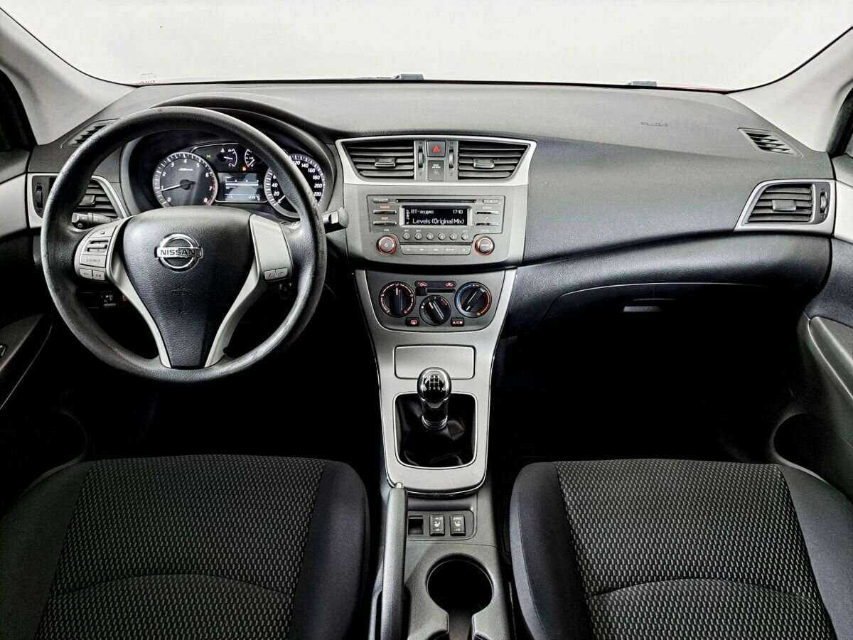 Nissan Tiida б/у, 2015, Механическая. Фото: #11